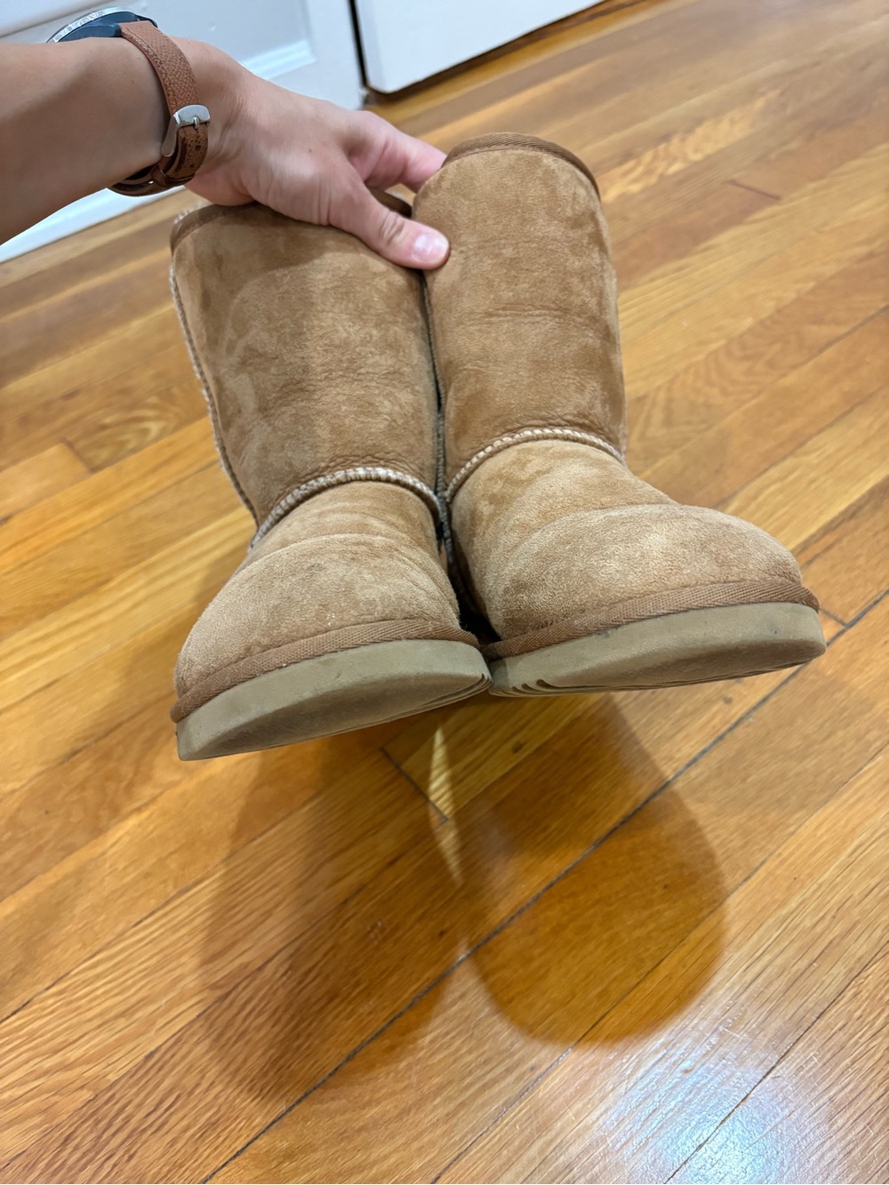 UGG Classic Short Boots - Picture 3 of 9